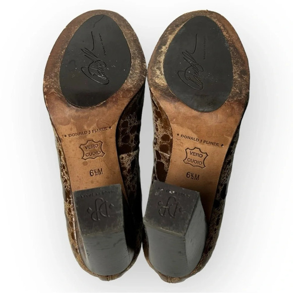 Donald J Pliner Casey Brown Round Toe  Block Pump Heels 6.5 - Picture 7 of 9